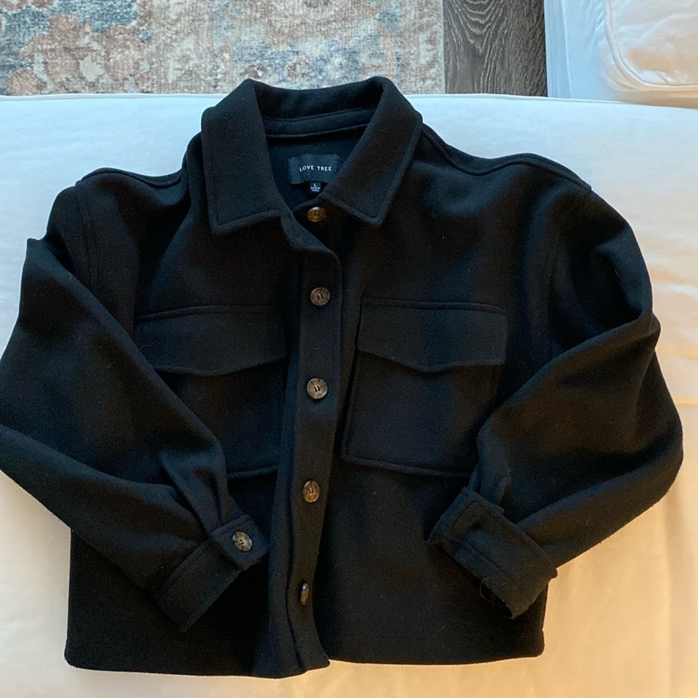 Love Tree Black crop oversized fleece shacket in size L